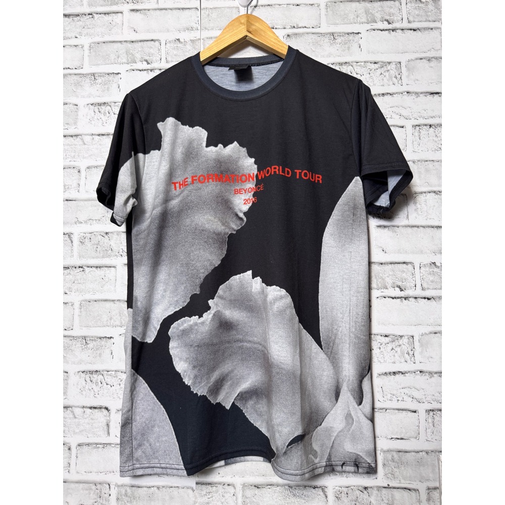 Beyonce The Formation World Tour 2016 Black Floral Graphic Tee Shirt Medium